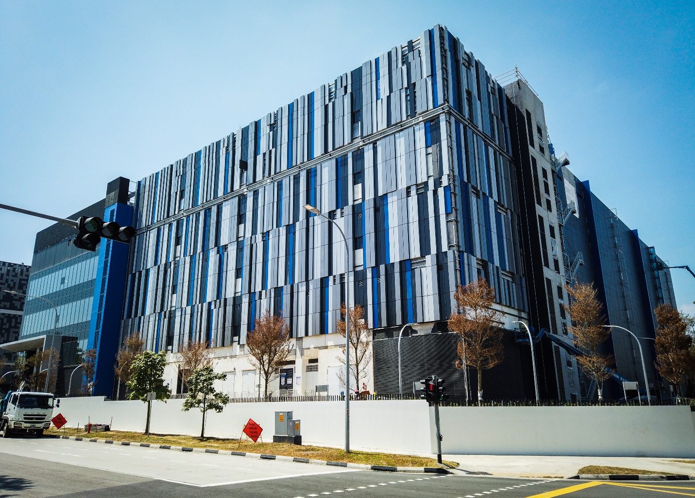 Discover the World of Data Centers: Digital Realty Opens Doors for Public Tour - Alvinology