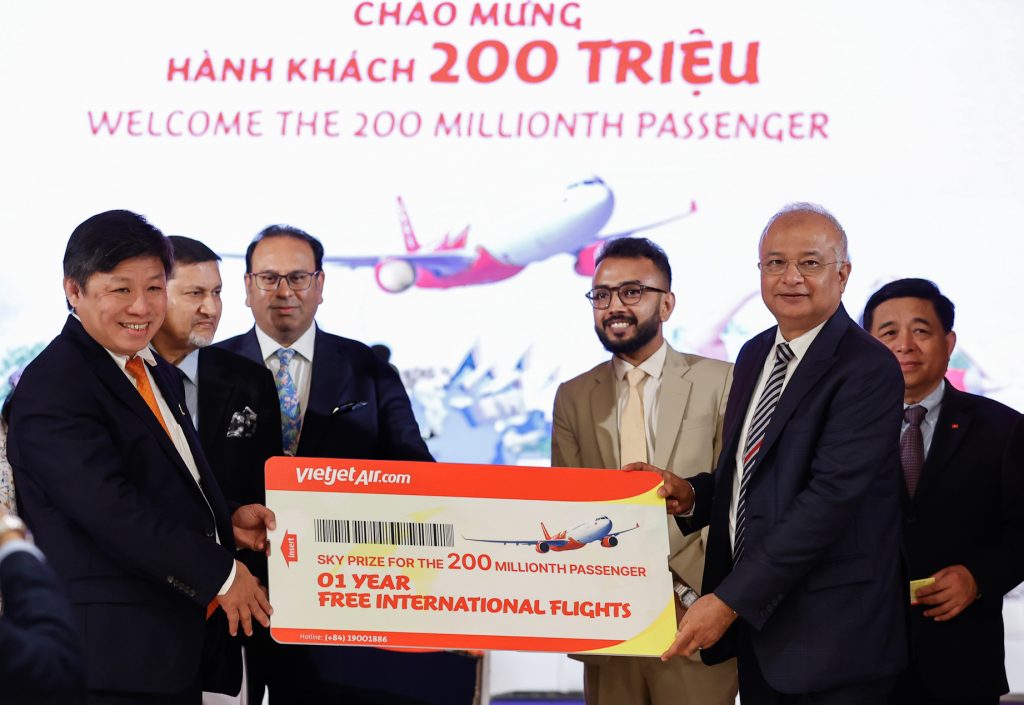 Vietjet Celebrates 200 Millionth Passenger and Announces Da Nang – Ahmedabad Route - Alvinology