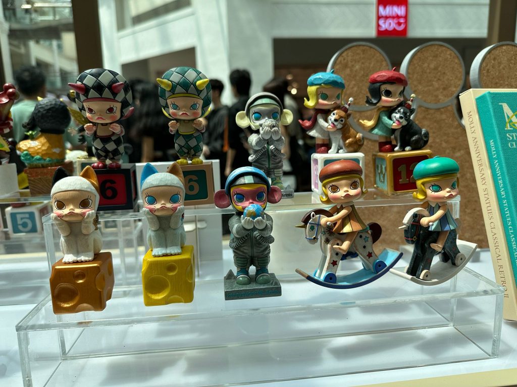 Celebrate POP MART's Molly's First Anniversary in Singapore At Dedicated Molly Pop-up Store in Bugis Junction Celebrate POP MART's Molly's First Anniversary in Singapore At Dedicated Molly Pop-up Store in Bugis Junction - Alvinology
