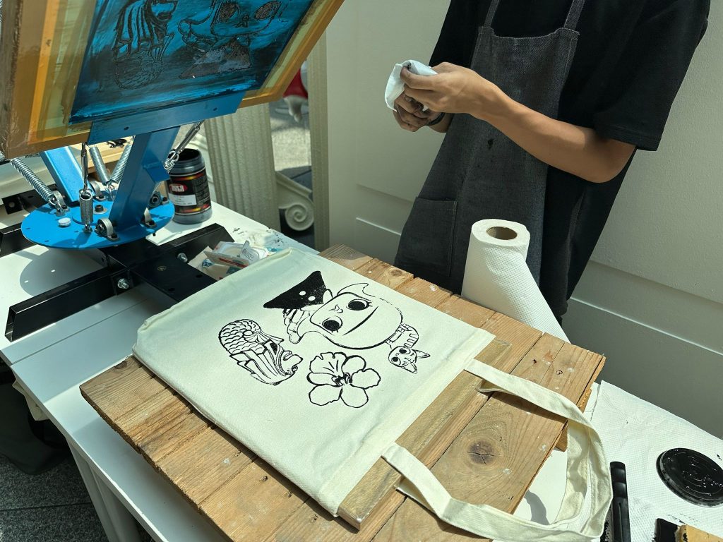 Celebrate POP MART's Molly's First Anniversary in Singapore At Dedicated Molly Pop-up Store in Bugis Junction Celebrate POP MART's Molly's First Anniversary in Singapore At Dedicated Molly Pop-up Store in Bugis Junction - Alvinology