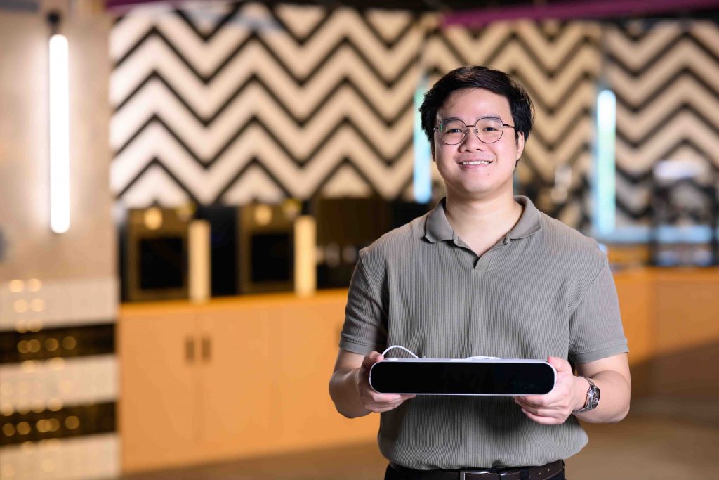 NUS Graduate Wins James Dyson Award with Innovative Tool to Enhance Mammogram Comfort - Alvinology