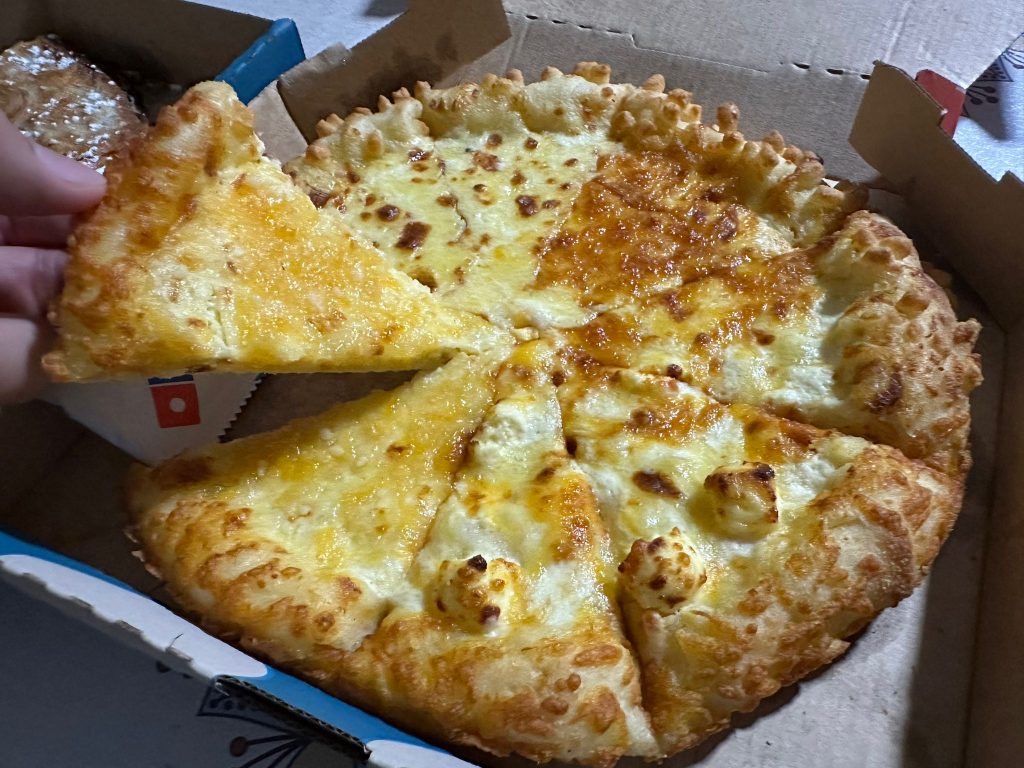 [Review] Domino’s Pizza Singapore Unveils New World Cheese Pizza and Blueberry Pizza Fold - Alvinology