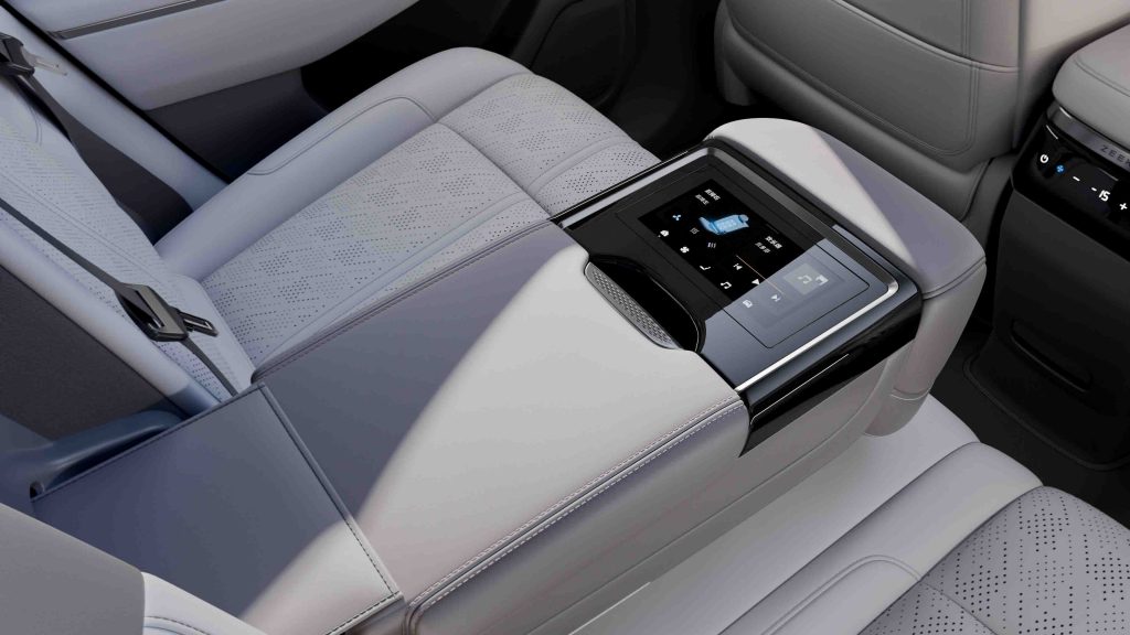 Zeekr Unveils Its First Family SUV: The Zeekr 7X Equipped with Silicon Carbide-powered e-motors - Alvinology