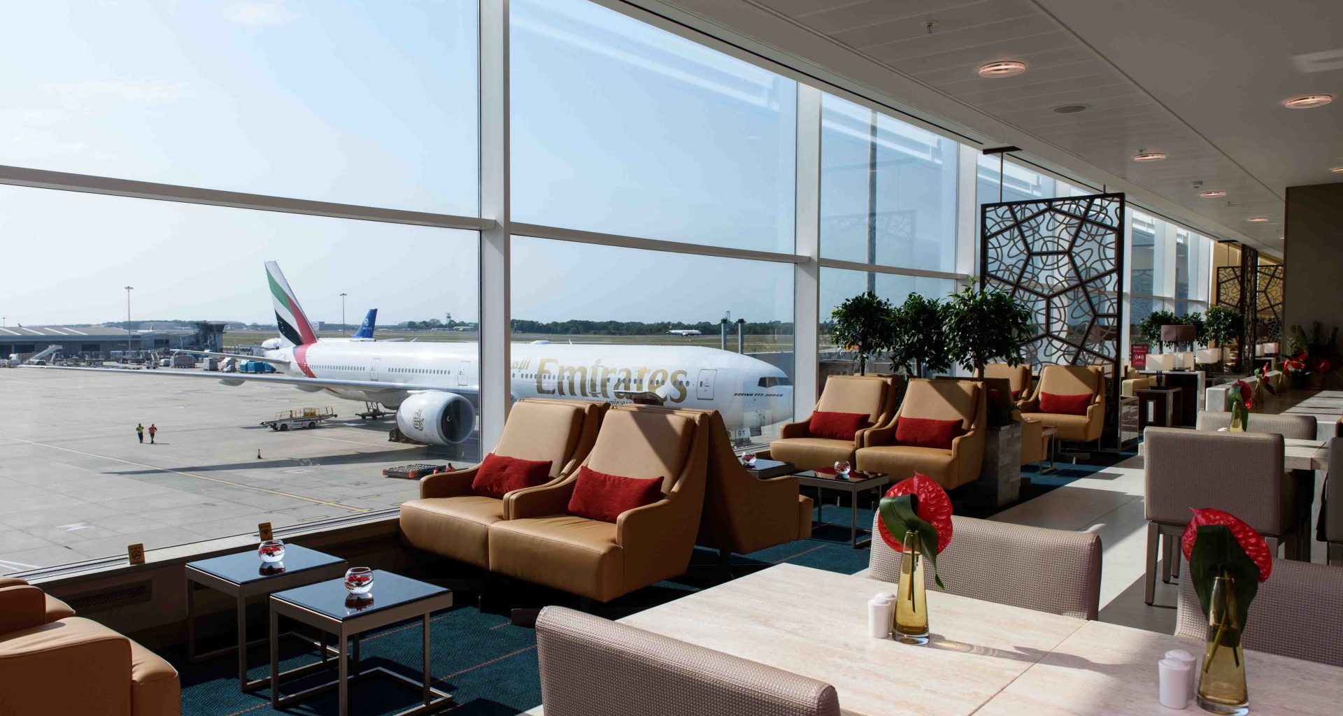 Emirates Opens New Premium Lounge at London Stansted Airport - Alvinology