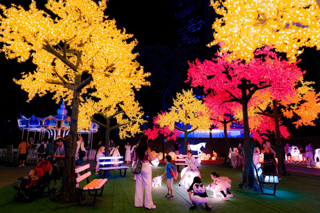 ILLUMI Lights Up Singapore: World’s Largest Multimedia Event Now Open - Alvinology