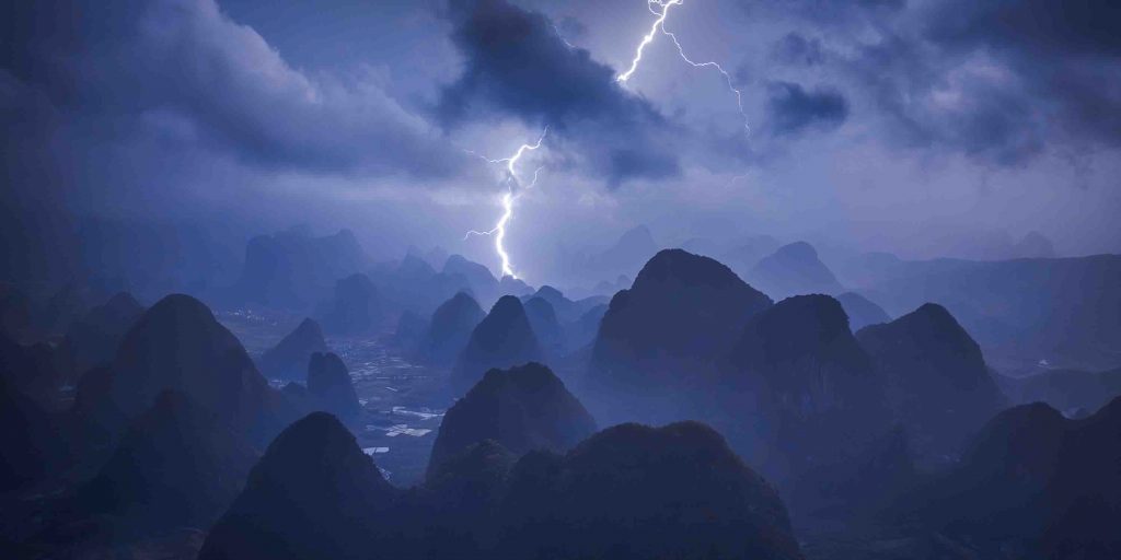 Theatrical Image of Mount Bromo Crowned Southeast Asia's Open Photographer of the Year Theatrical Image of Mount Bromo Crowned Southeast Asia's Open Photographer of the Year - Alvinology