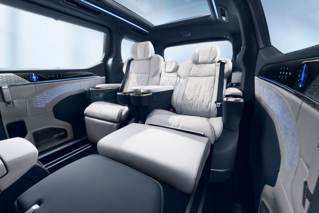 Zeekr Unveils Luxury MPV Zeekr 009 at Singapore International Energy Week 2024 - Alvinology