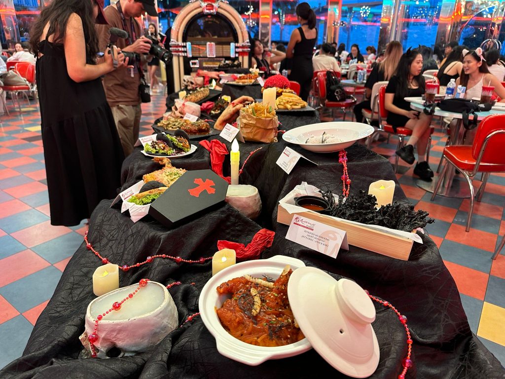 [Review] Team Wang Design's Under the Castle Haunted House and More Spooky Highlights from Resorts World Sentosa's Universal Studios Singapore Halloween Horror Nights 12 - Alvinology