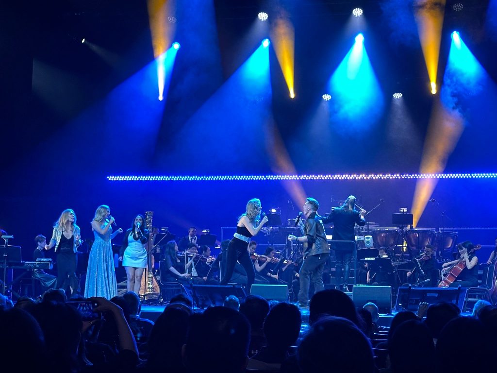 Nostalgia Takes Center Stage: A Heartfelt Tribute to Olivia Newton-John at Sands Theatre, Marina Bay Sands Nostalgia Takes Center Stage: A Heartfelt Tribute to Olivia Newton-John at Sands Theatre, Marina Bay Sands - Alvinology