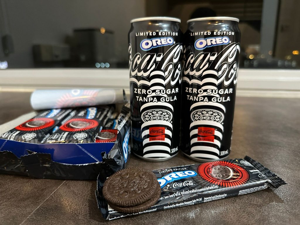 [Review] Coca-Cola x OREO: OREO Coca-Cola Sandwich Cookie and Coca-Cola OREO Zero Sugar Limited Edition - Alvinology
