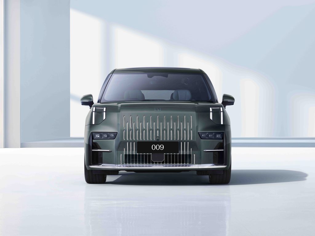 Zeekr Unveils Luxury MPV Zeekr 009 at Singapore International Energy Week 2024 - Alvinology