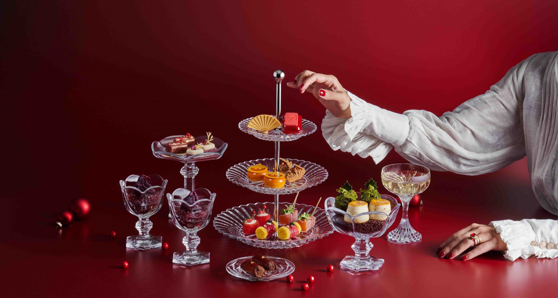 Celebrate A Season of Enchantment: Baccarat and Mandarin Oriental, Singapore Unite for a Sparkling Festive Experience - Alvinology
