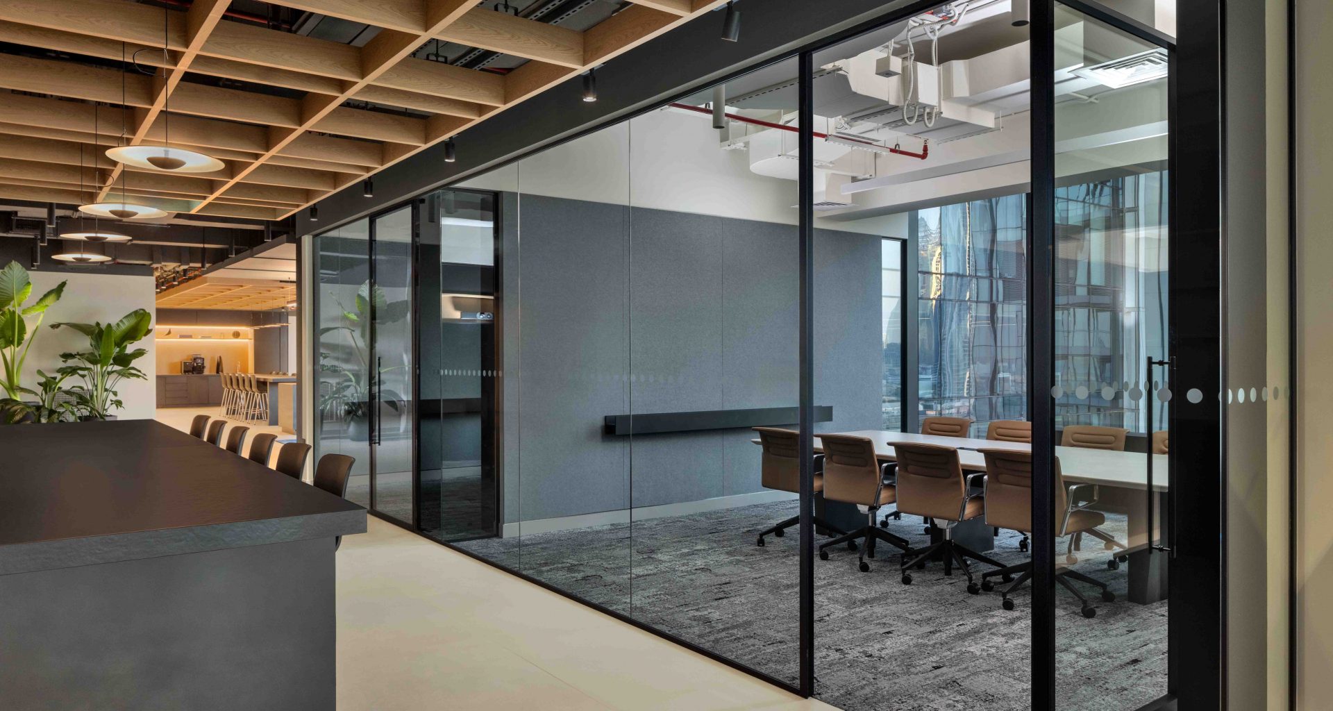 When Do Meeting Rooms for Rent in Singapore Make More Sense Than the Office? - Alvinology