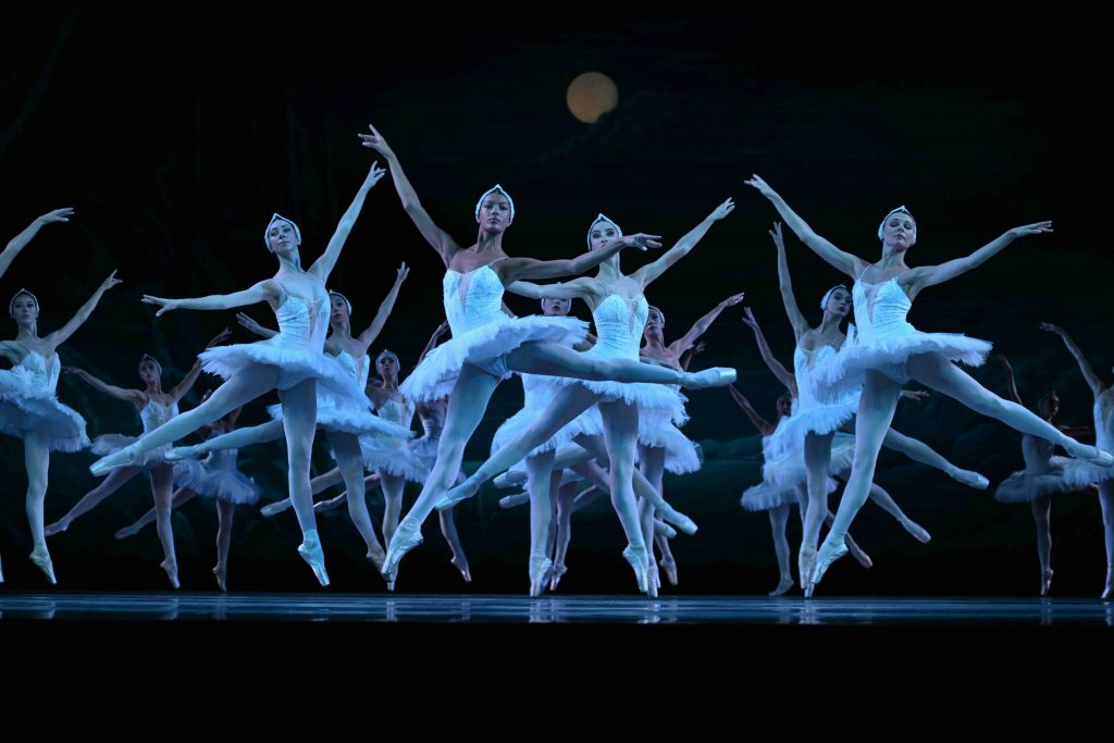 Swan Lake Premieres in Singapore with the Iconic State Ballet of Georgia - Alvinology