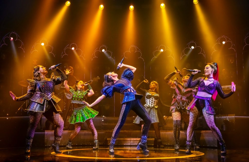 [Review] SIX the Musical: A Spectacle of Tudor History, Pop, and Empowerment for the Woke Generation - Alvinology