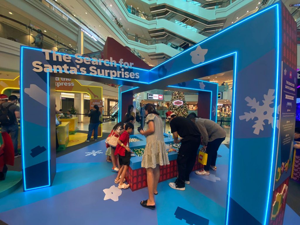 Celebrate the Holiday Season with The LEGO Group in "Gift the Superpower of Play" at CapitaLand Malls - Alvinology