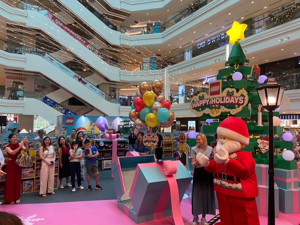 Celebrate the Holiday Season with The LEGO Group in "Gift the Superpower of Play" at CapitaLand Malls - Alvinology