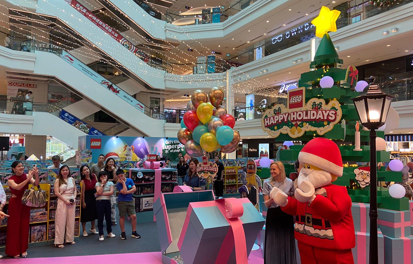 Celebrate the Holiday Season with The LEGO Group in "Gift the Superpower of Play" at CapitaLand Malls - Alvinology