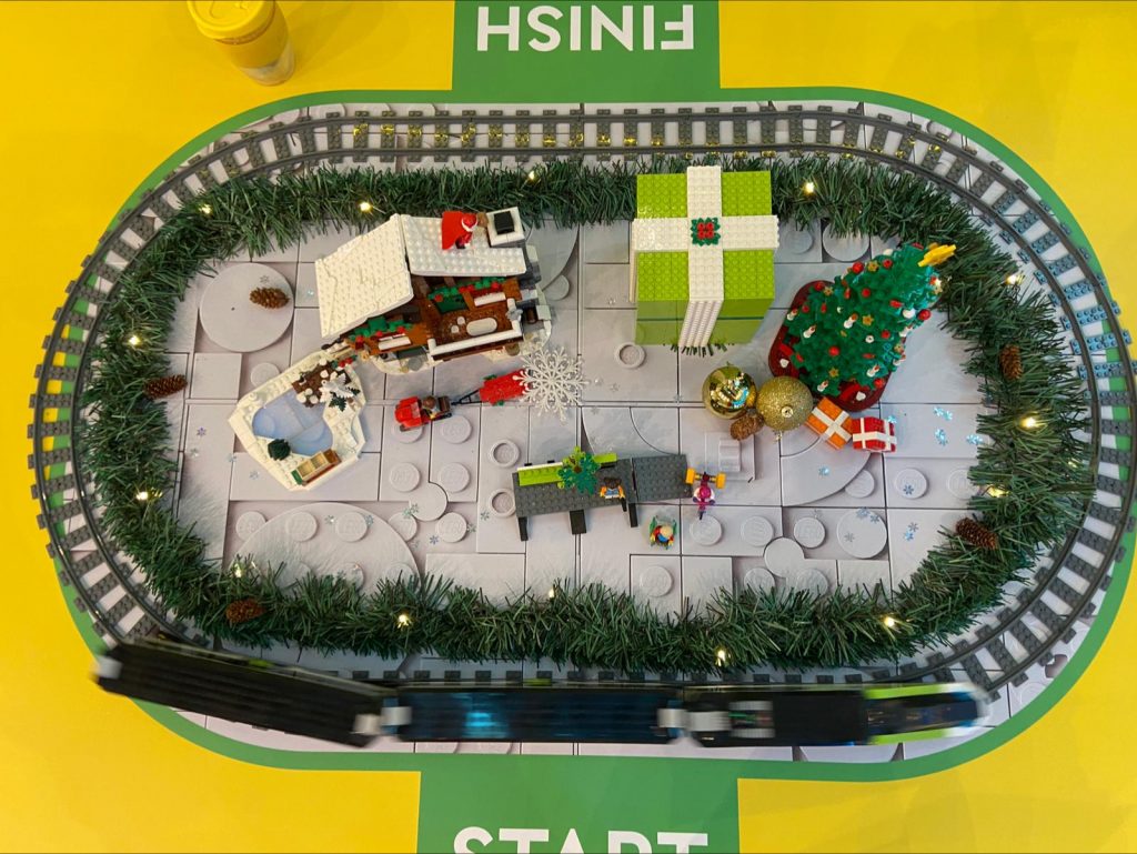 Celebrate the Holiday Season with The LEGO Group in "Gift the Superpower of Play" at CapitaLand Malls - Alvinology