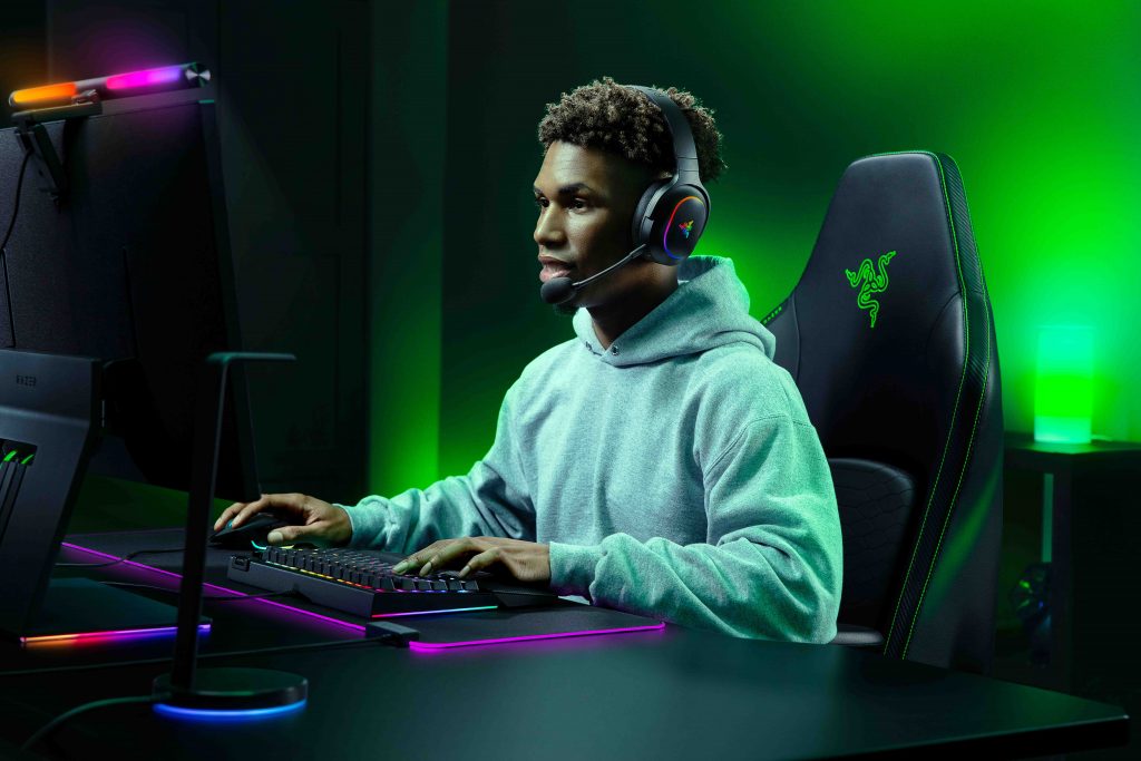 Razer Barracuda X Chroma: Wireless Audio Meets Dazzling RGB Illumination - Alvinology