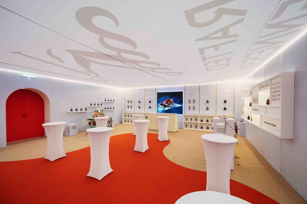 Hennessy Lights Up Orchard Road with a Journey Through Legacy and a Festive Garden Installation - Alvinology