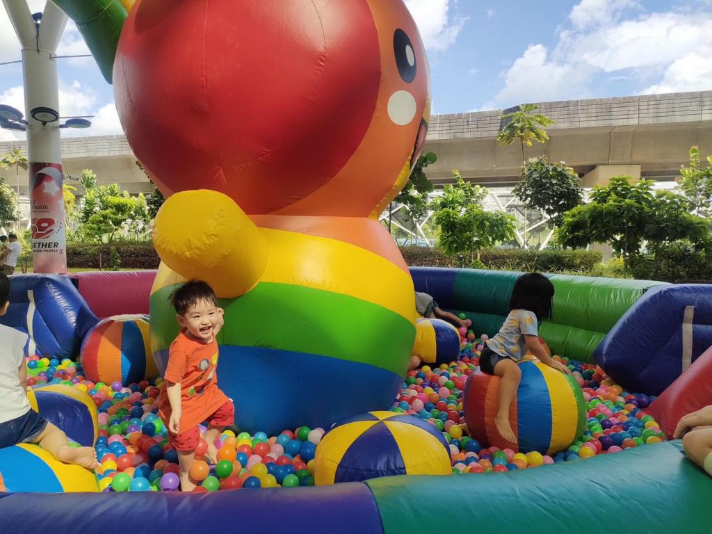 One Punggol Brings Holiday Magic with Snow, Lights, and Carnival Fun - Alvinology