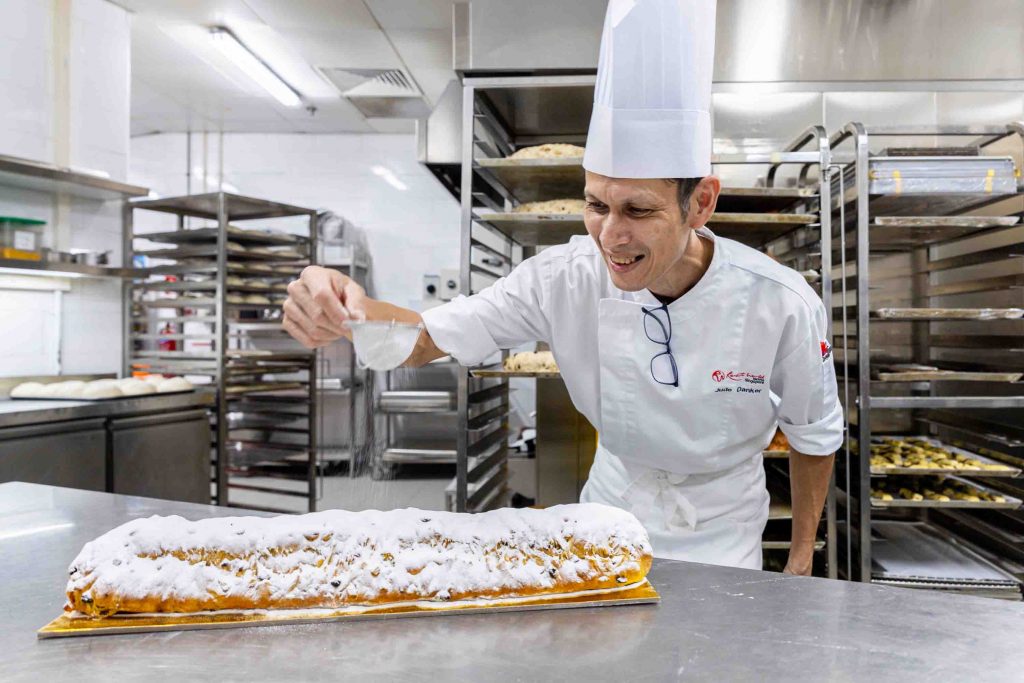 Resorts World Sentosa Breaks Record with Singapore’s Longest Stollen, Spreading Festive Cheer to Communities Resorts World Sentosa Breaks Record with Singapore’s Longest Stollen, Spreading Festive Cheer to Communities - Alvinology