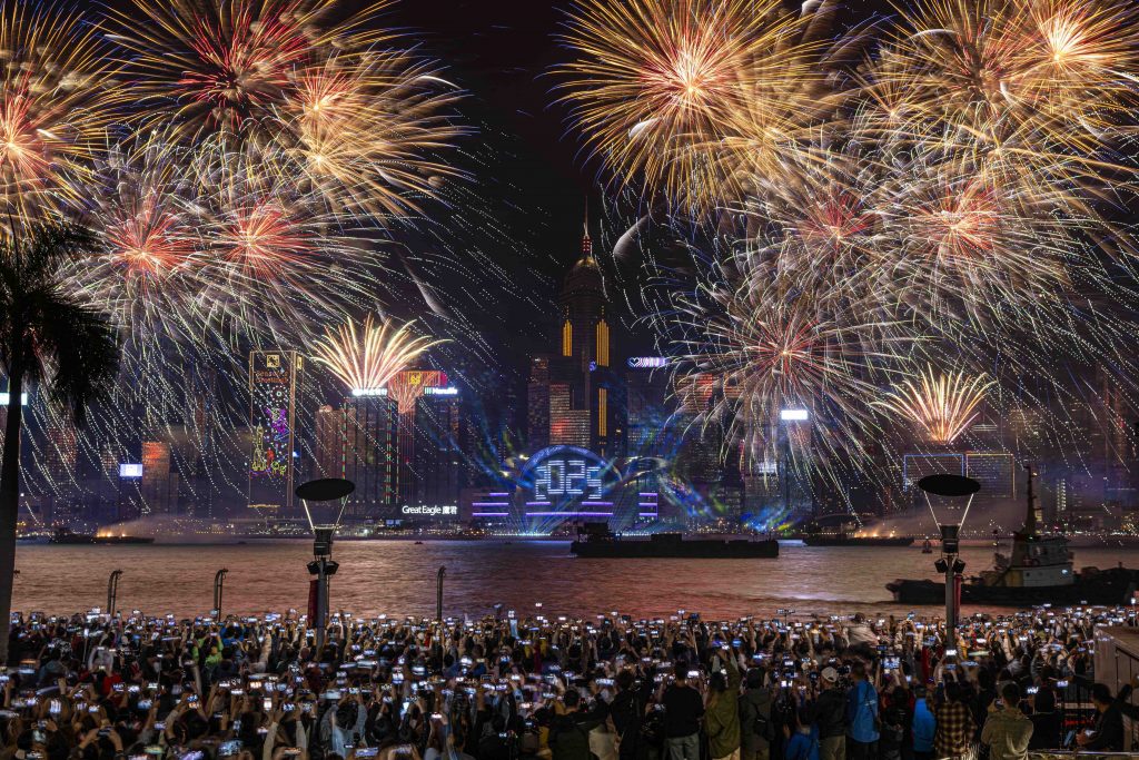Hong Kong Rings in 2025 with “The Symphony of Happiness” Fireworks Extravaganza - Alvinology