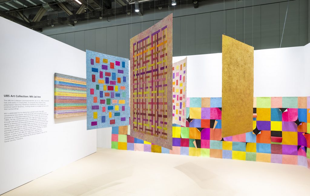 UBS Singapore Sets a Record with 60-Meter Tapestry Celebrating SG60 at ART SG 2025 UBS Singapore Sets a Record with 60-Meter Tapestry Celebrating SG60 at ART SG 2025 - Alvinology