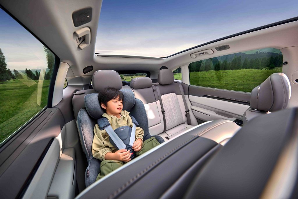 Zeekr Debuts First Luxury Family SUV “Zeeker 7X” at Singapore Motorshow 2025 Zeekr Debuts First Luxury Family SUV “Zeeker 7X” at Singapore Motorshow 2025 - Alvinology