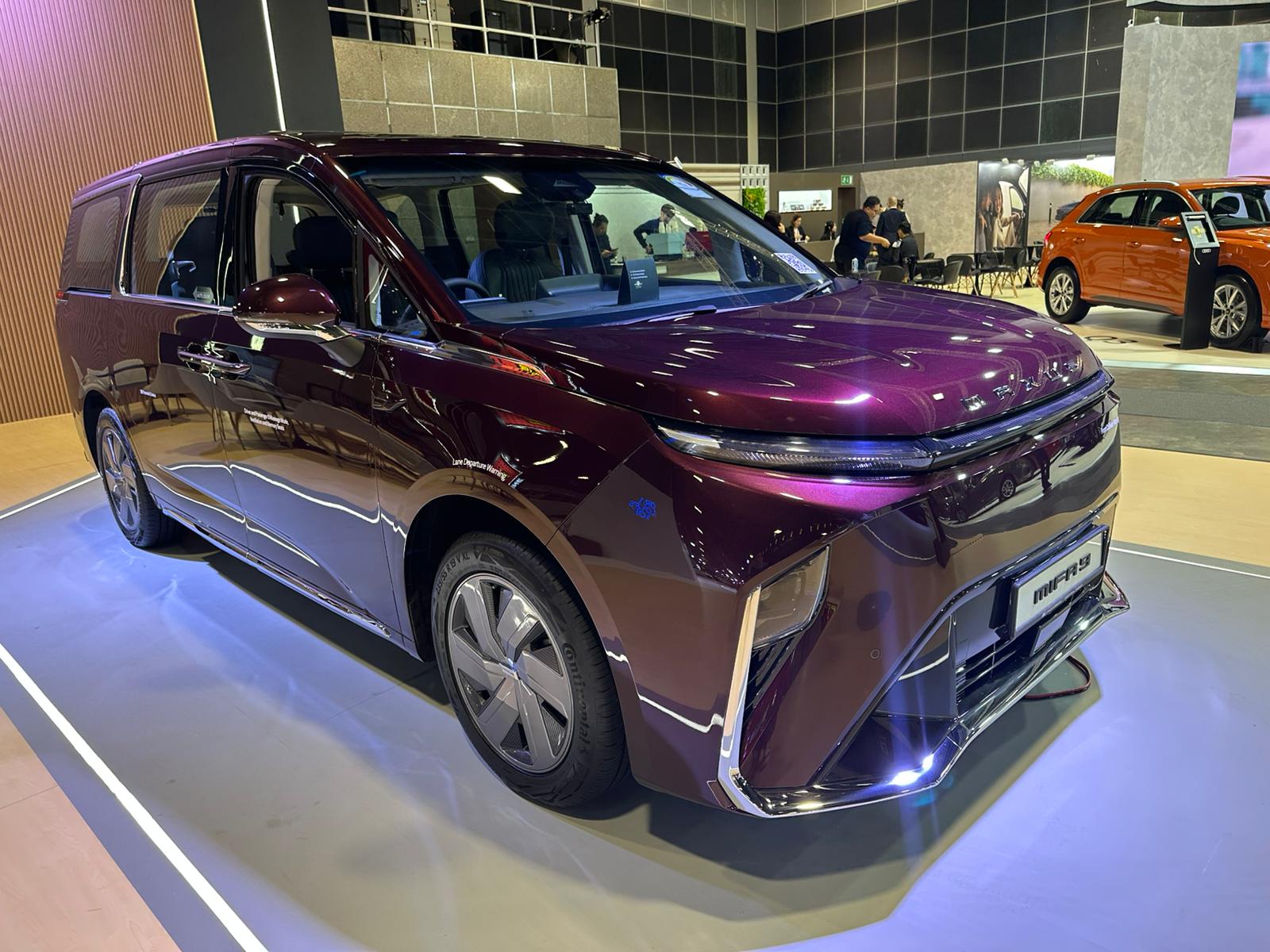 Singapore Motorshow 2025 Opens with Record-Breaking Showcase of Over 160 Vehicles - Alvinology