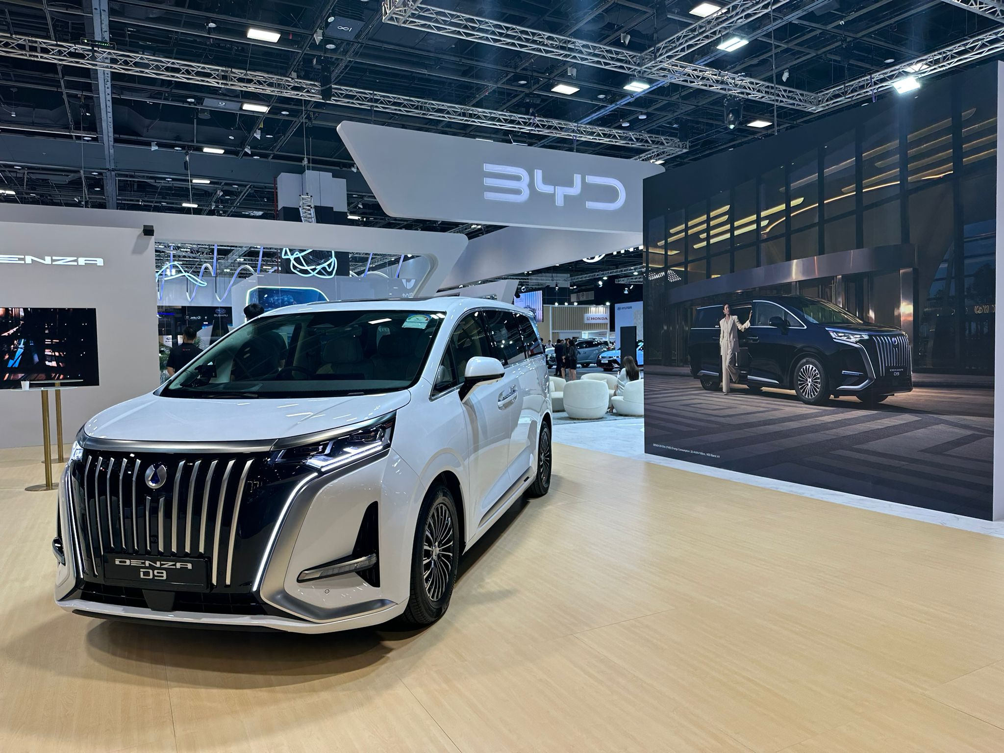 Singapore Motorshow 2025 Opens with Record-Breaking Showcase of Over 160 Vehicles - Alvinology