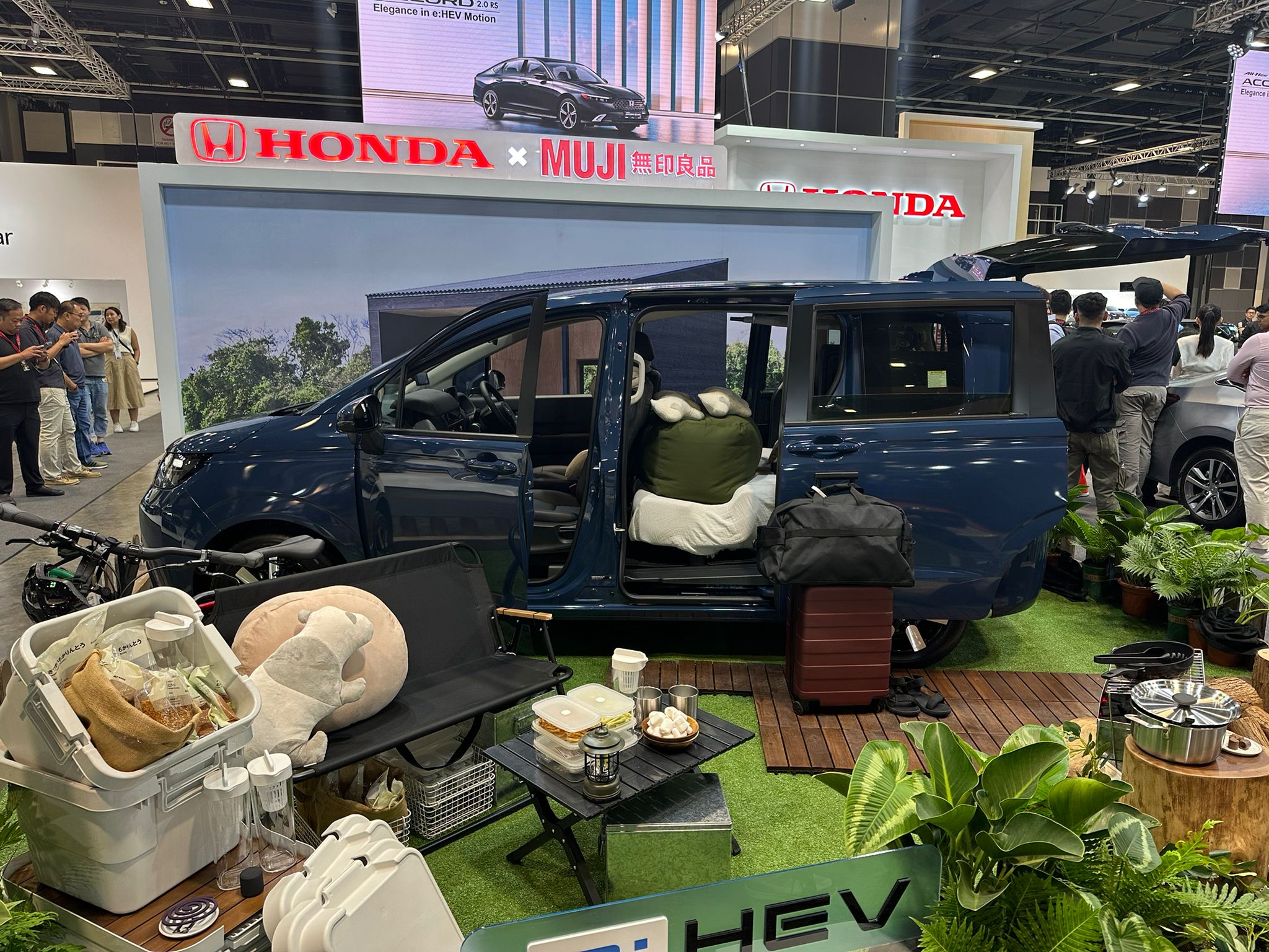 Singapore Motorshow 2025 Opens with Record-Breaking Showcase of Over 160 Vehicles - Alvinology