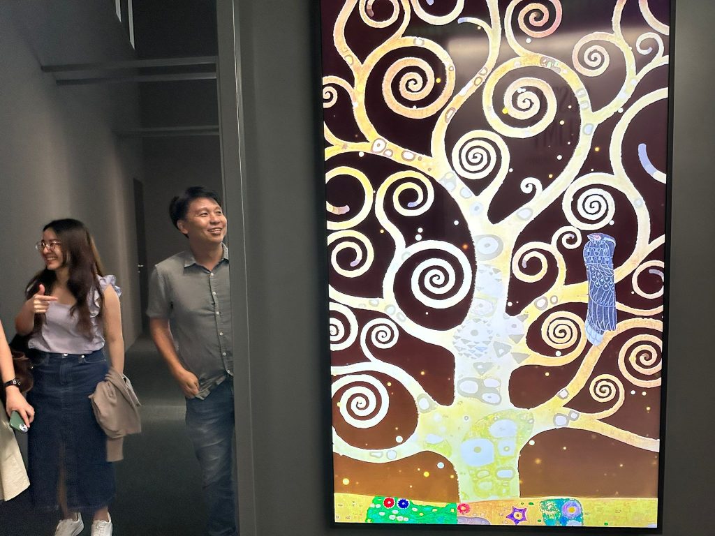 Step Inside Masterpieces: Van Gogh and Klimt Immersive Exhibitions Light Up Singapore at Parkview Square - Alvinology