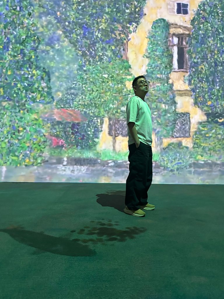 Step Inside Masterpieces: Van Gogh and Klimt Immersive Exhibitions Light Up Singapore at Parkview Square - Alvinology