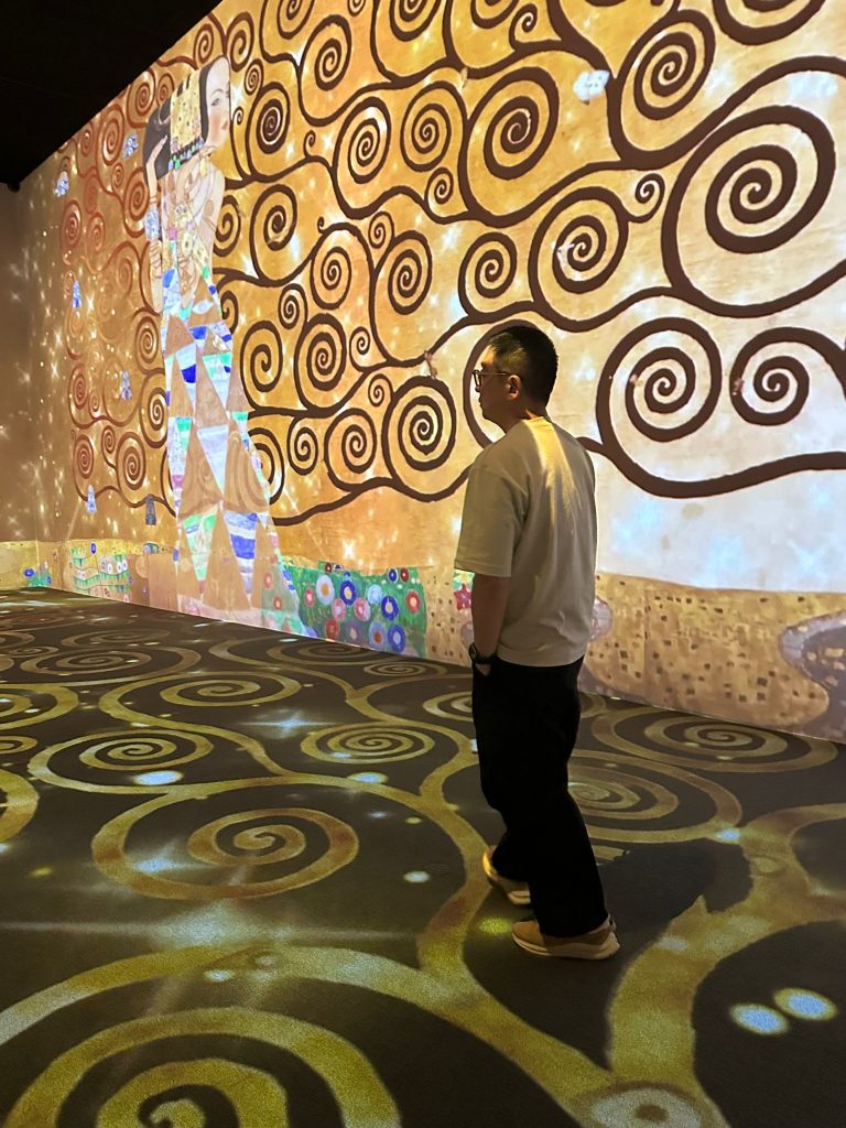 Step Inside Masterpieces: Van Gogh and Klimt Immersive Exhibitions Light Up Singapore at Parkview Square - Alvinology