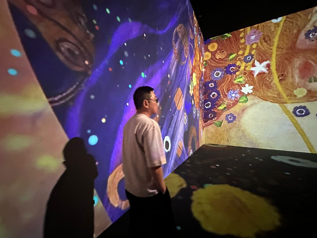 Step Inside Masterpieces: Van Gogh and Klimt Immersive Exhibitions Light Up Singapore at Parkview Square - Alvinology
