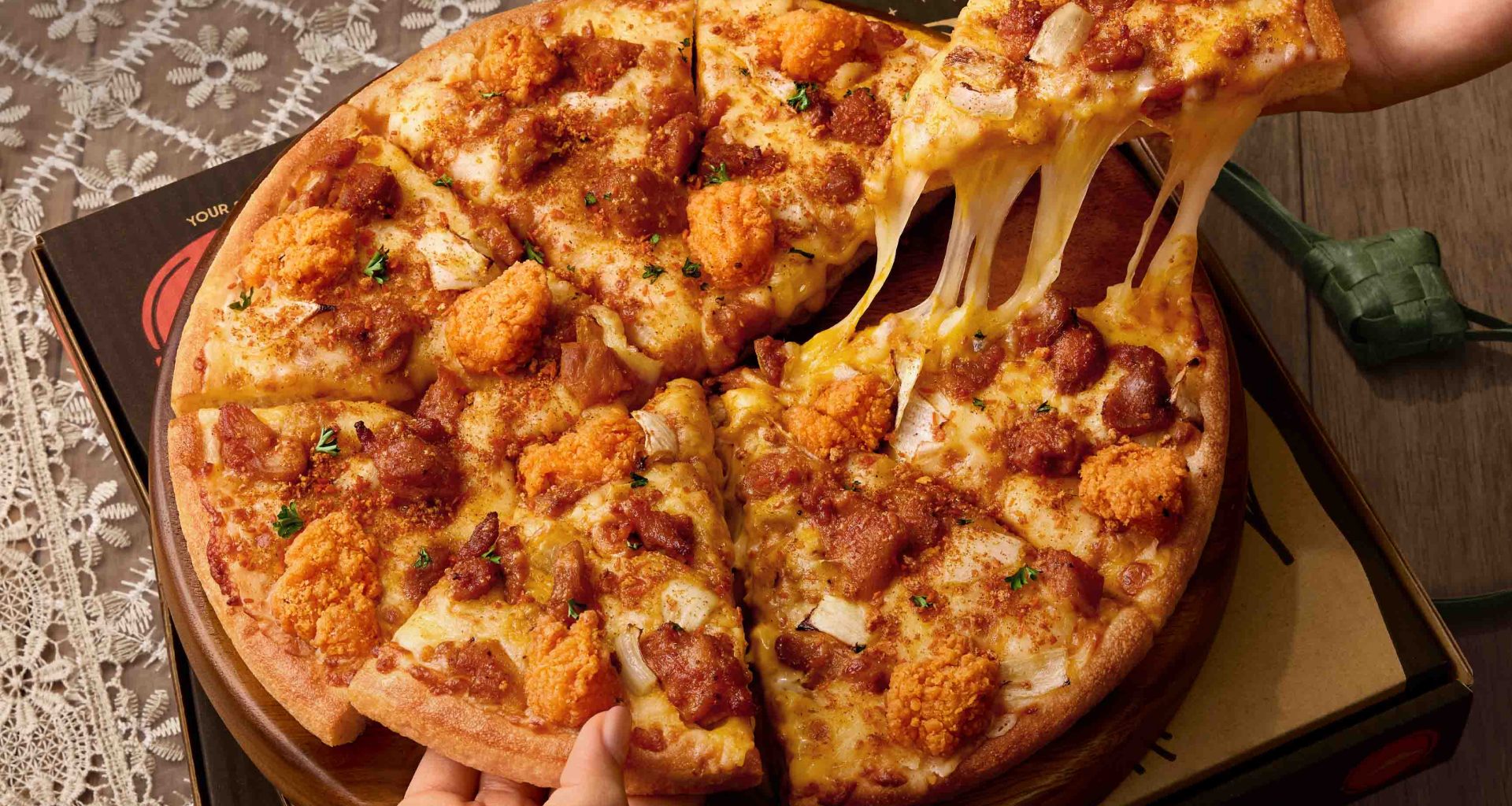 Pizza Hut Brings Back Its Rendang-licious Pizza and Curry-licious Melts for a Limited Time - Alvinology