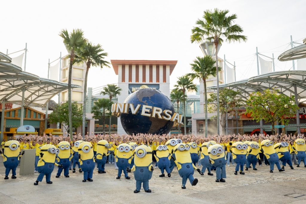 Resorts World Sentosa and Universal Studios Singapore Set Record with ‘Largest Minion Walk in Singapore’ - Alvinology