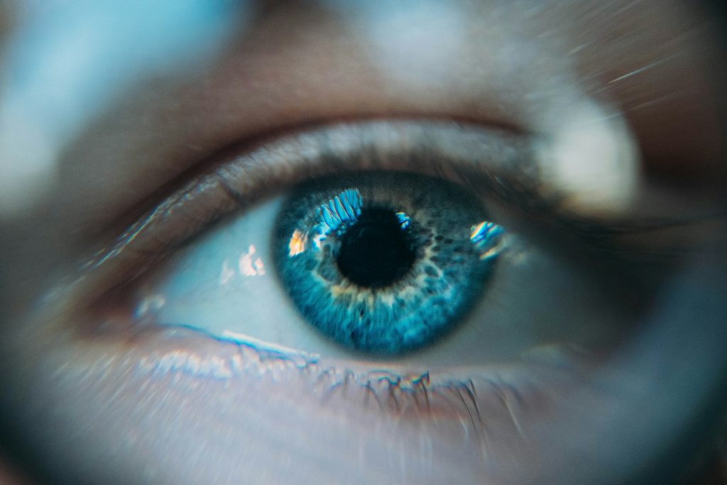 Simple Tips for Preventing Digital Eye Strain When Spending Hours on Computers - Alvinology