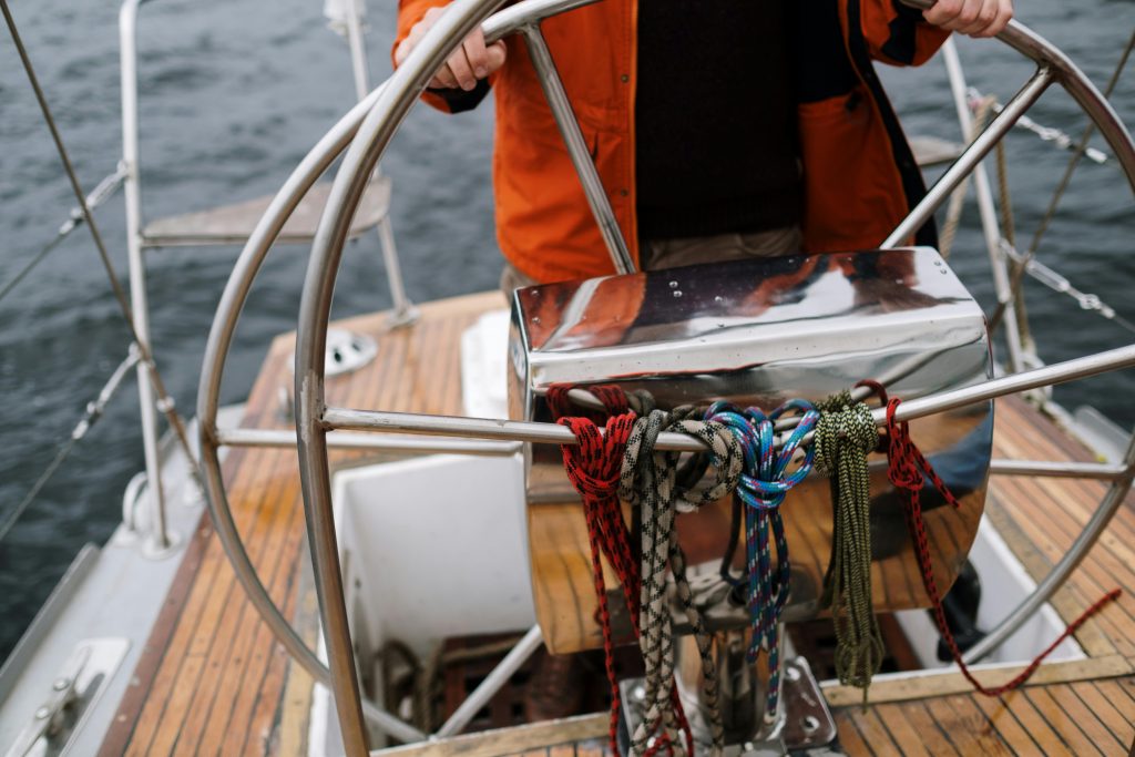 A Complete Guide to Buying a Boat This Summer - Alvinology