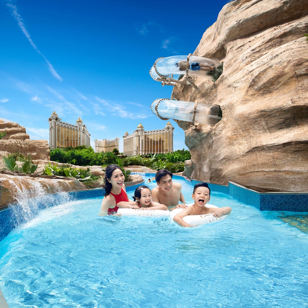 Make Waves at Galaxy Macau: Dive into a Luxurious One-Stop Ultimate Holiday Escape with the Reopening of the Grand Resort Deck The 9-meter high slide tower, will all send you soaring into boundless adrenaline filled fun.