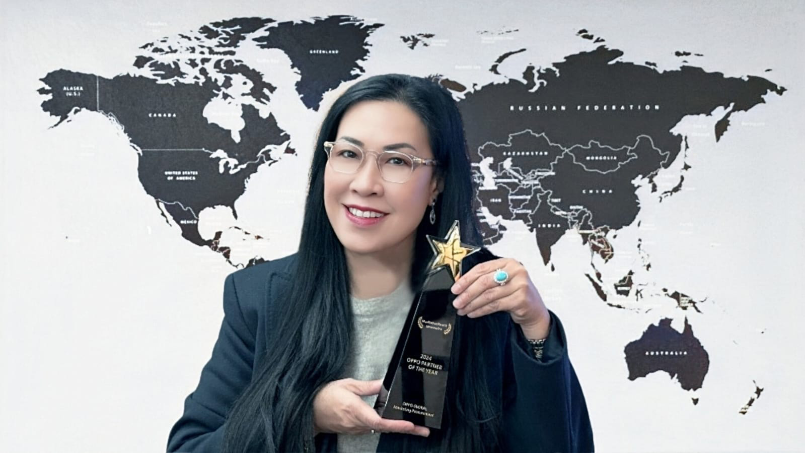 OPPO Awards Media OutReach Newswire "Partner of the Year 2024" for Excellence in Global Press Release Distribution Services Media OutReach Newswire's Founder and CEO Jennifer Kok with the prestigious OPPO 'Partner of the Year 2024' award