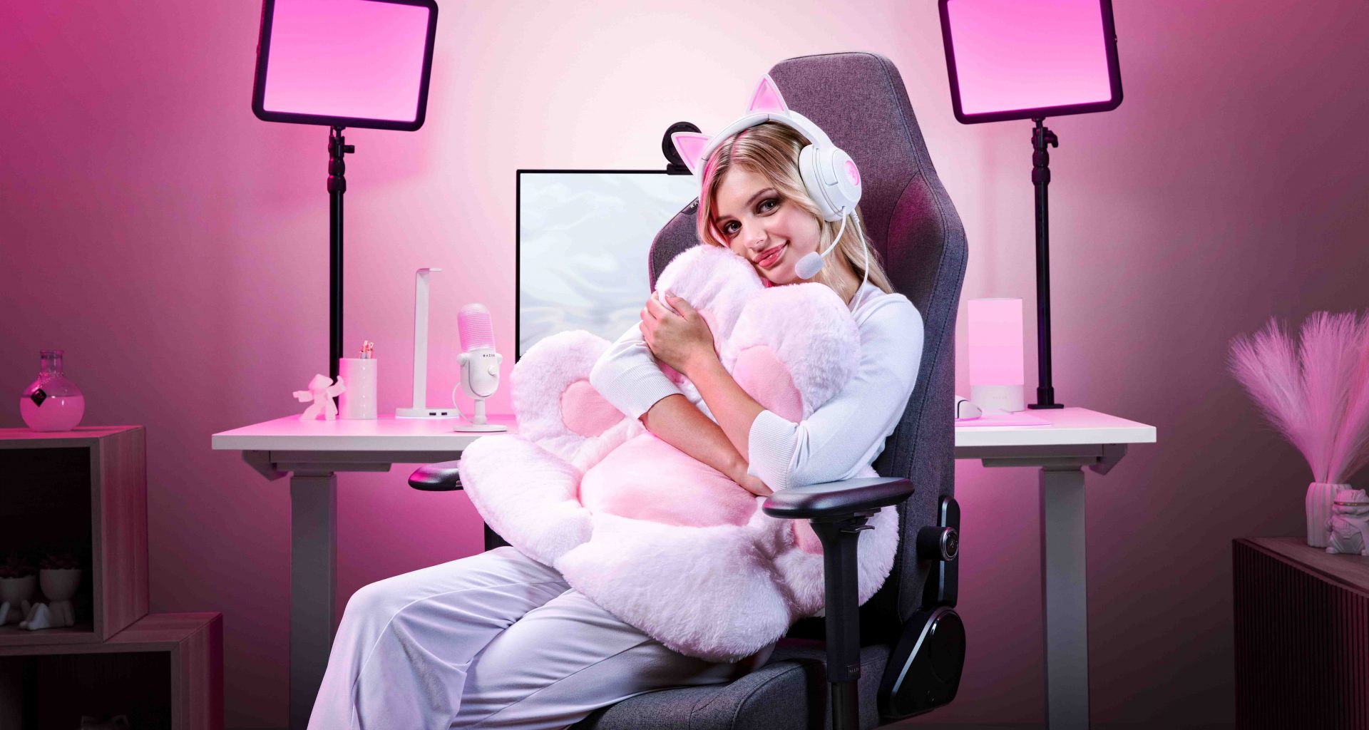 The Razer Kraken Kitty V2 Now in White: A Stylish New Look for an Iconic Gaming Headset - Alvinology