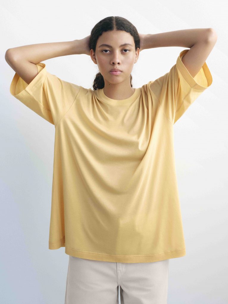 Uniqlo U Spring/Summer 2025 Collection Arrives March 21 with Pastels and Lightweight Layers - Alvinology