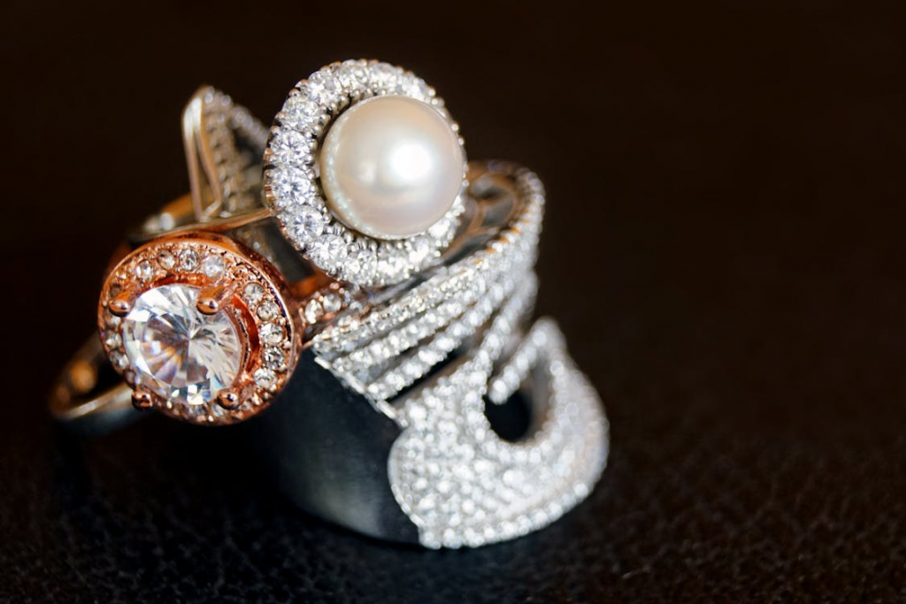 Why Jewelry and Hair Accessories Are Essential for a Complete Look Why Jewelry and Hair Accessories Are Essential for a Complete Look - Alvinology