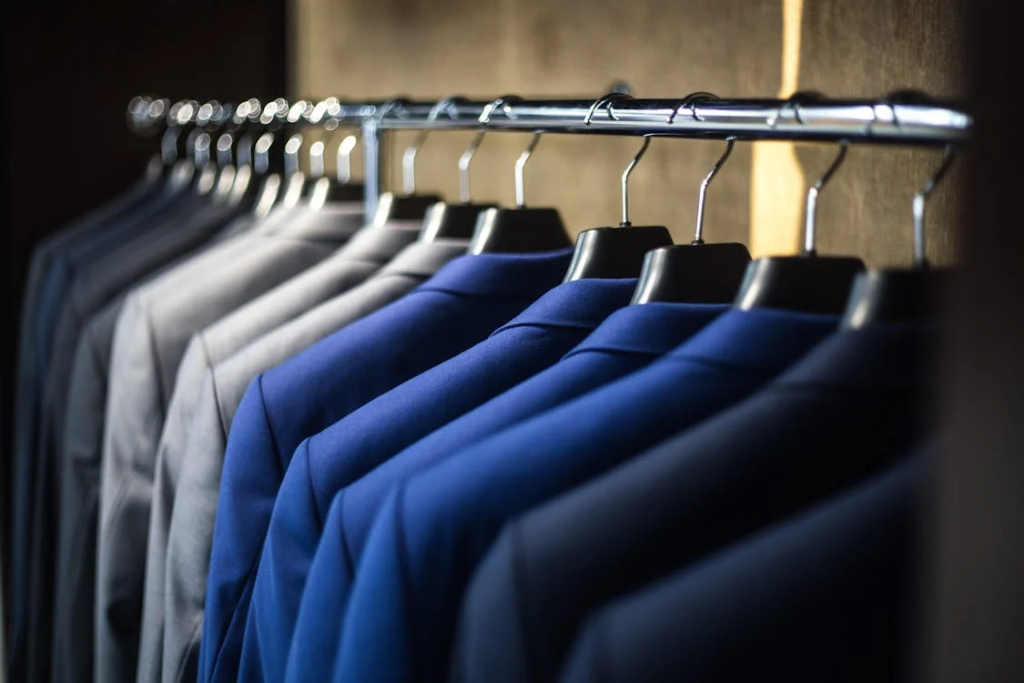 Hanging Your Clothes Properly: Decoration Tips Worth Their Salt - Alvinology