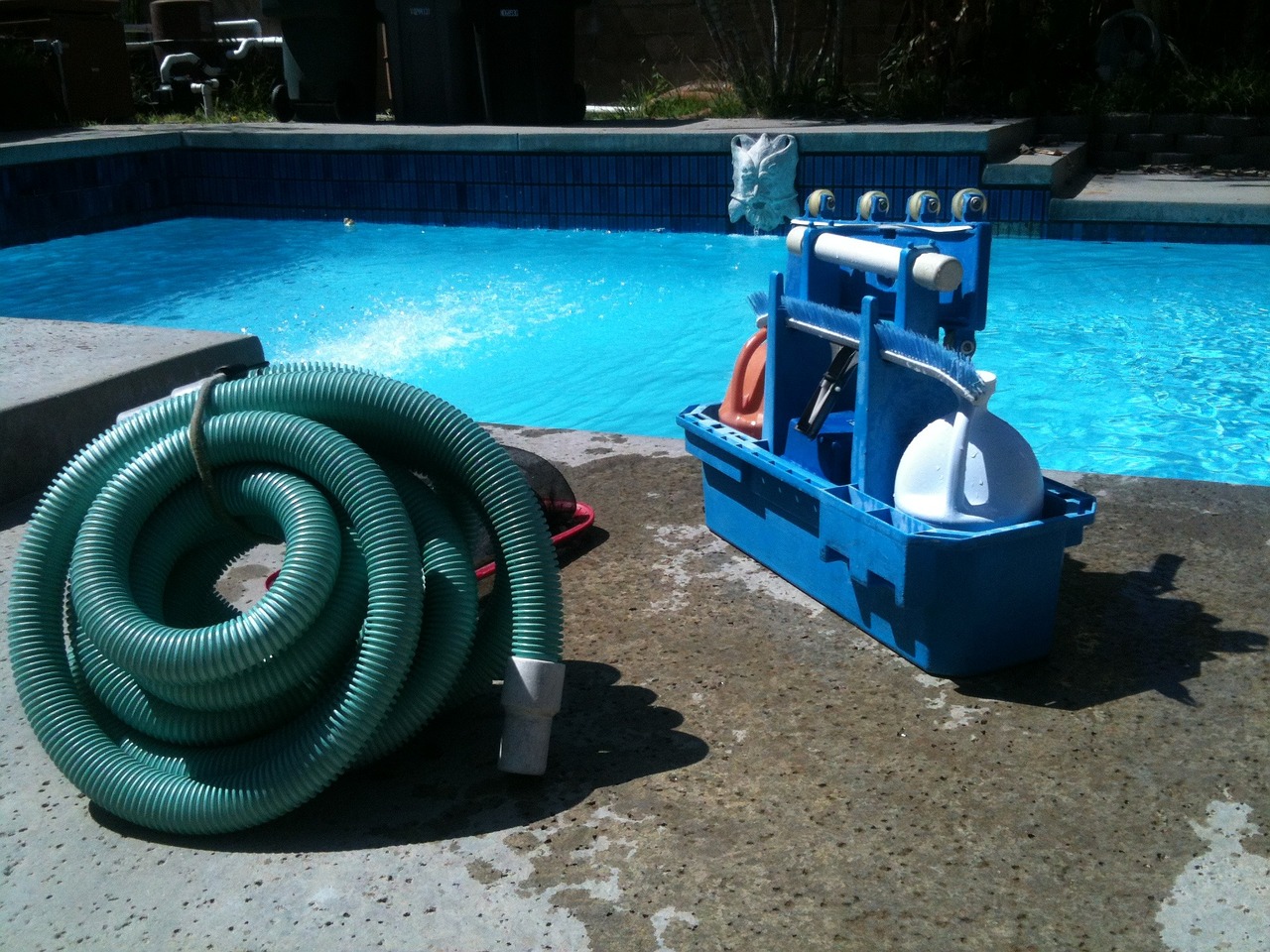 The Most Common Pool Cleaning Mistakes And How to Avoid Them - Alvinology