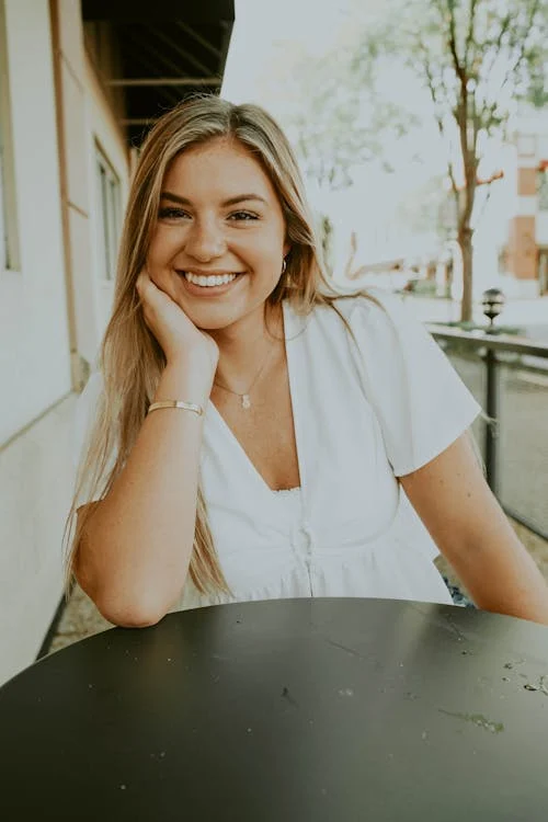 Why Jewelry and Hair Accessories Are Essential for a Complete Look Why Jewelry and Hair Accessories Are Essential for a Complete Look - Alvinology