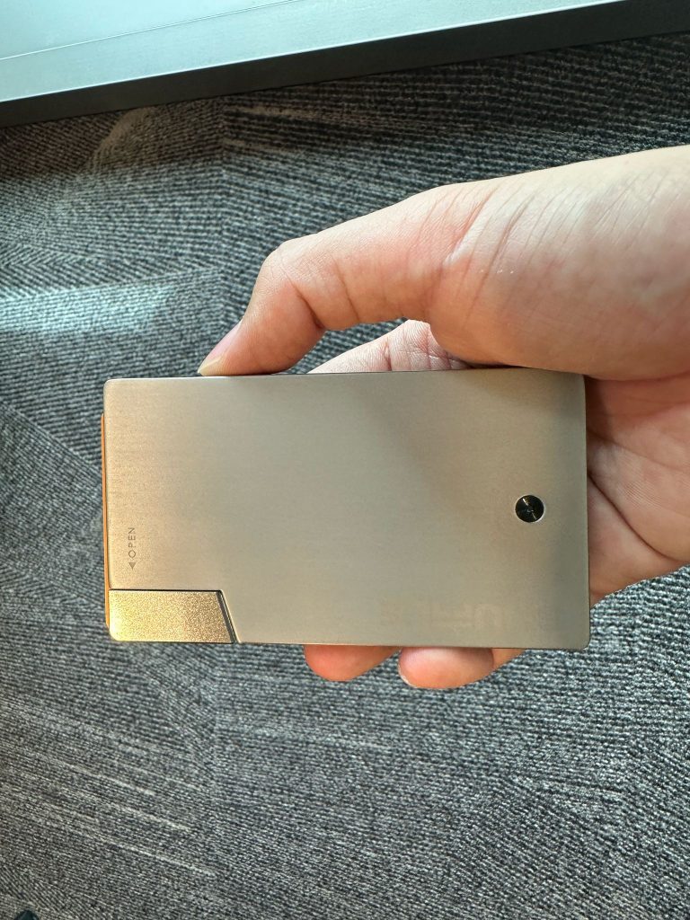 The Ideal EDC Setup for Outdoor Adventures: Minimalist Wallets and Durable Gear - Alvinology